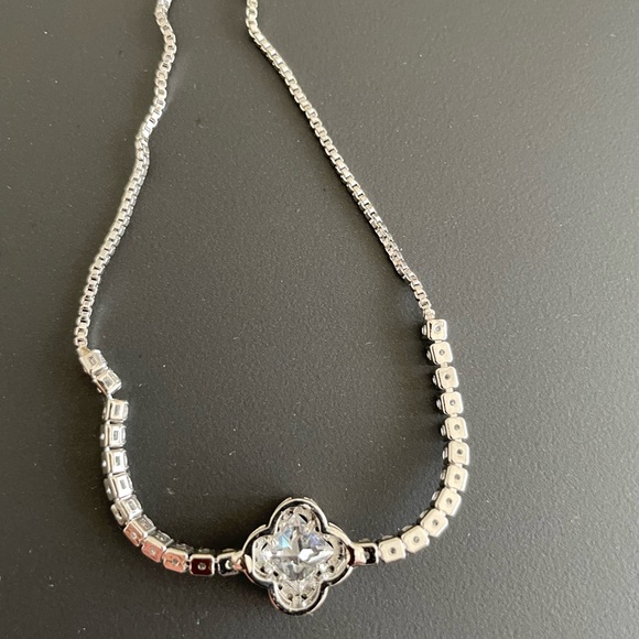 Synthetic white sapphire necklace and bracelet set - Picture 4 of 8